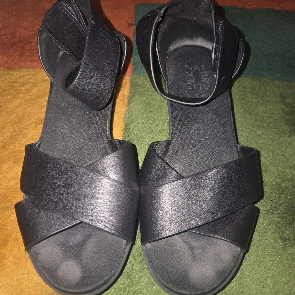 Naturalizer Black Leather Crisscross Sandal — Women's Comfort Sandal